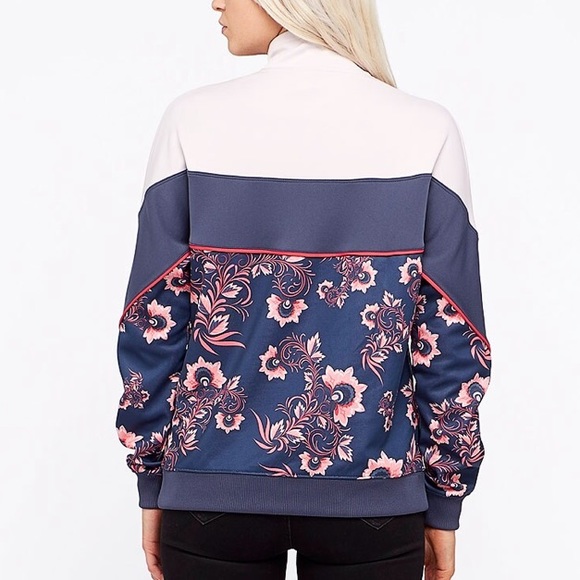 Nike sportswear floral jacket - Picture 4 of 6